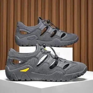 Men's Hollow Breathable Sandals Loafers Beach Shoes - Gray