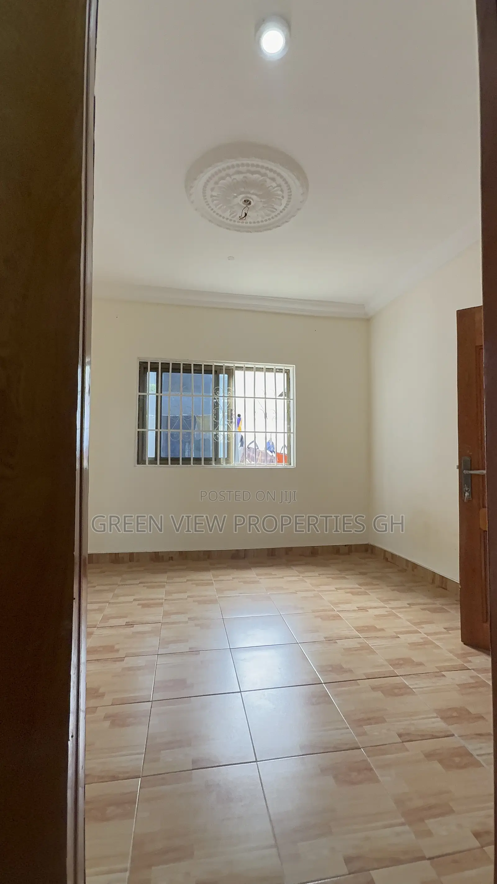2bdrm Apartment in West Hills Mall Area for rent