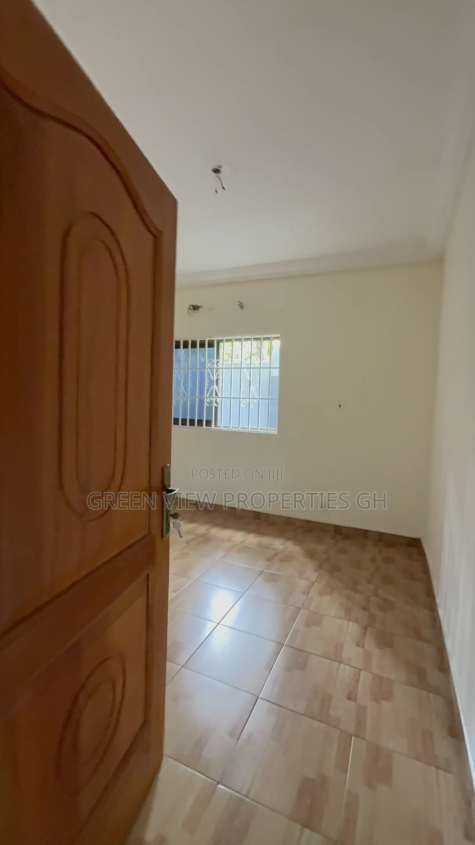 2bdrm Apartment in West Hills Mall Area for rent