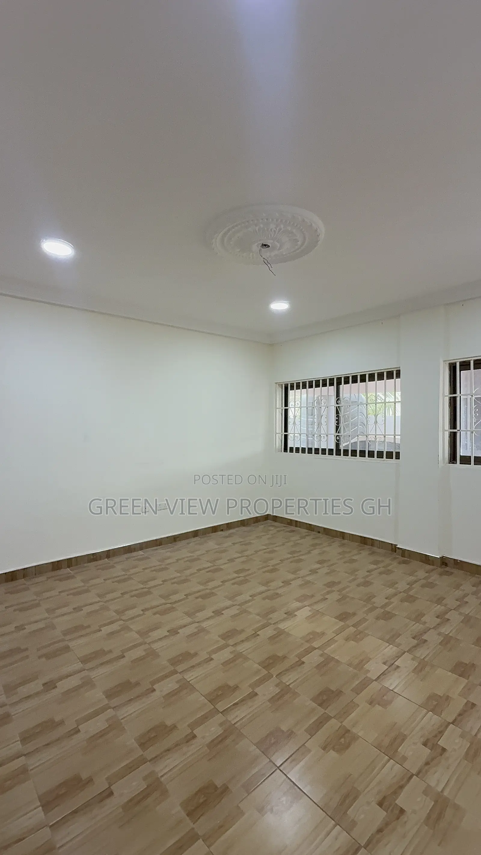 2bdrm Apartment in West Hills Mall Area for rent