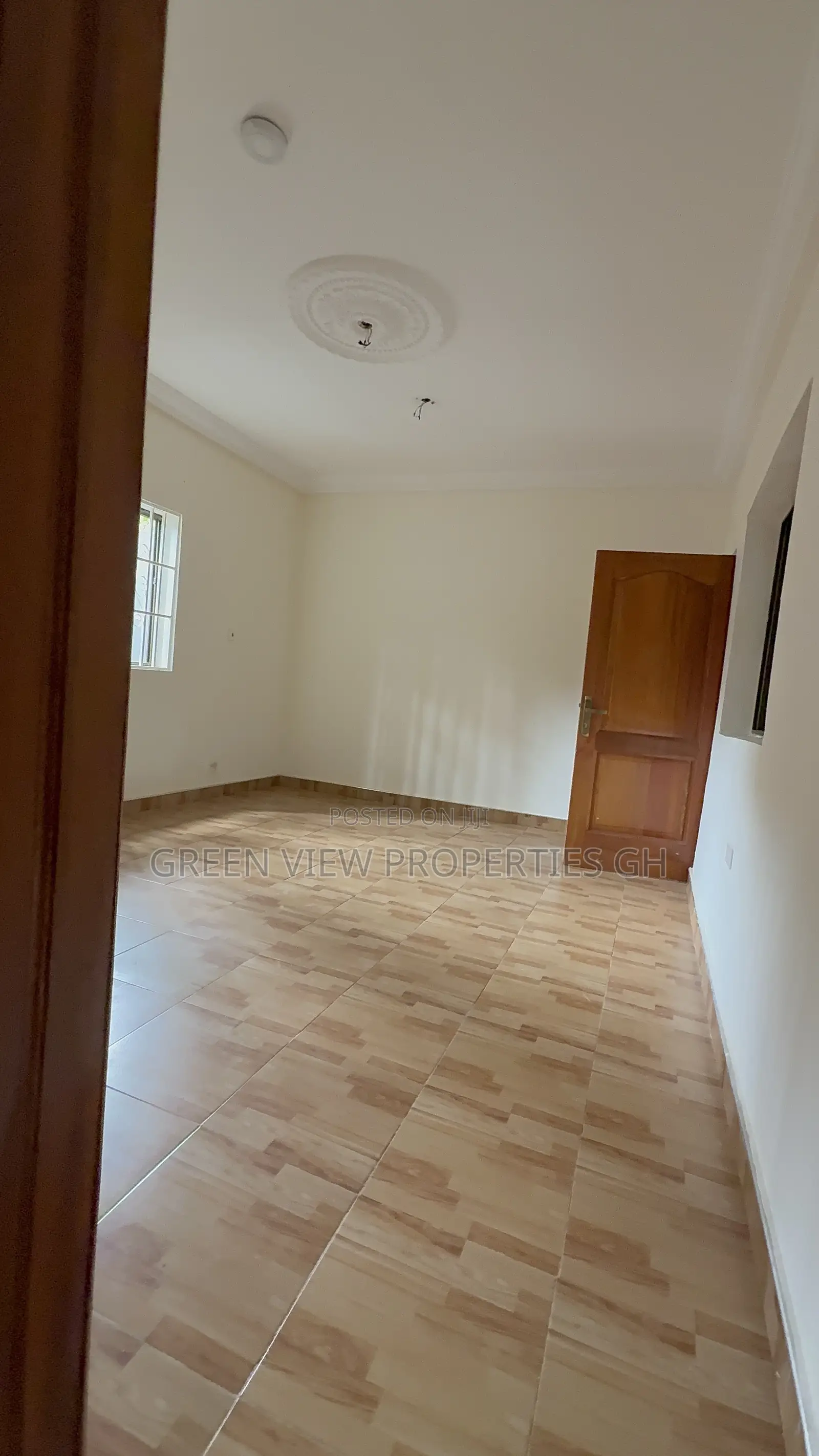 2bdrm Apartment in West Hills Mall Area for rent