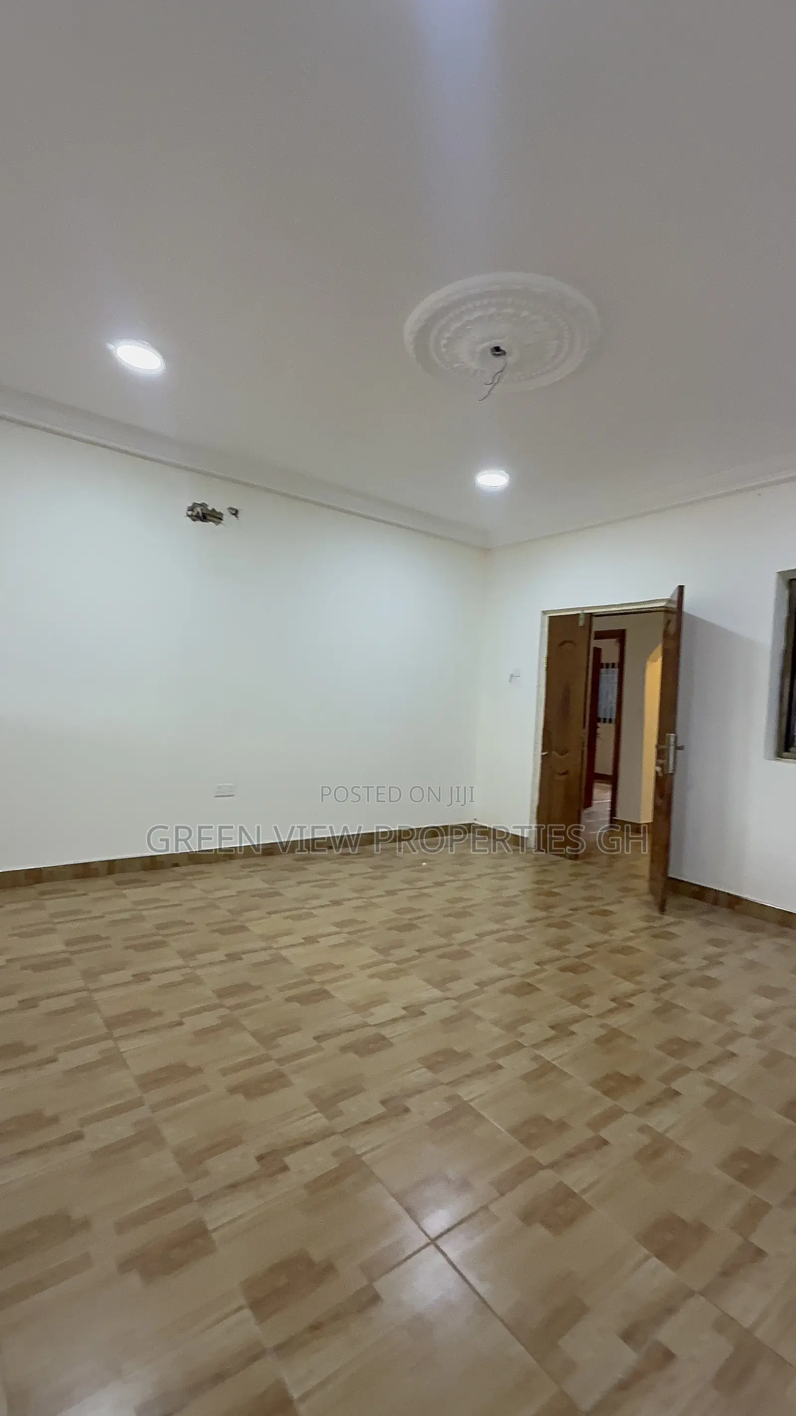 2bdrm Apartment in West Hills Mall Area for rent