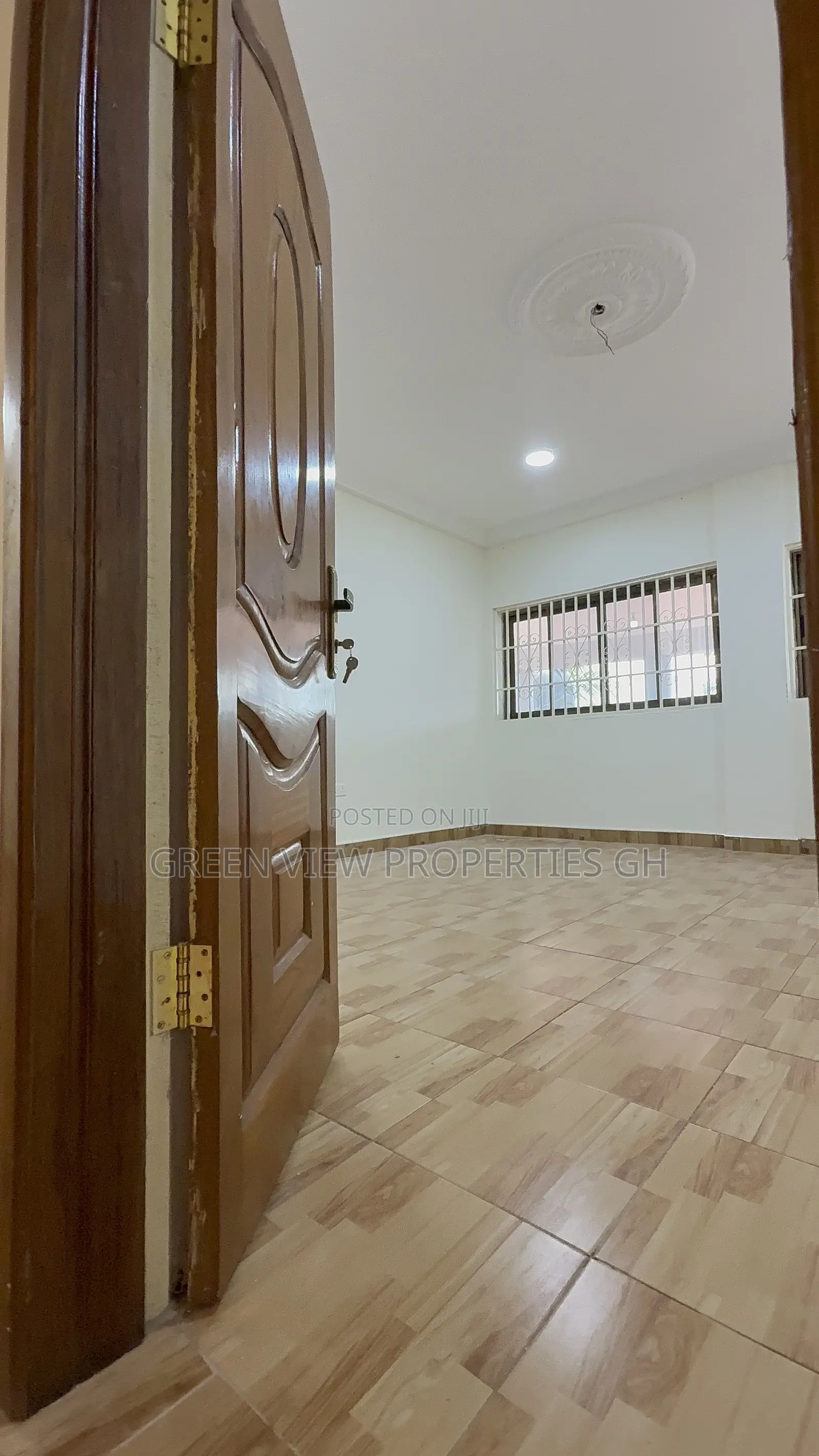 2bdrm Apartment in West Hills Mall Area for rent