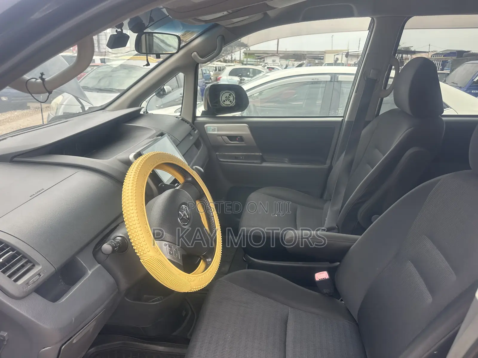 Toyota Voxy V 2WD 8-Seater 2010 Black