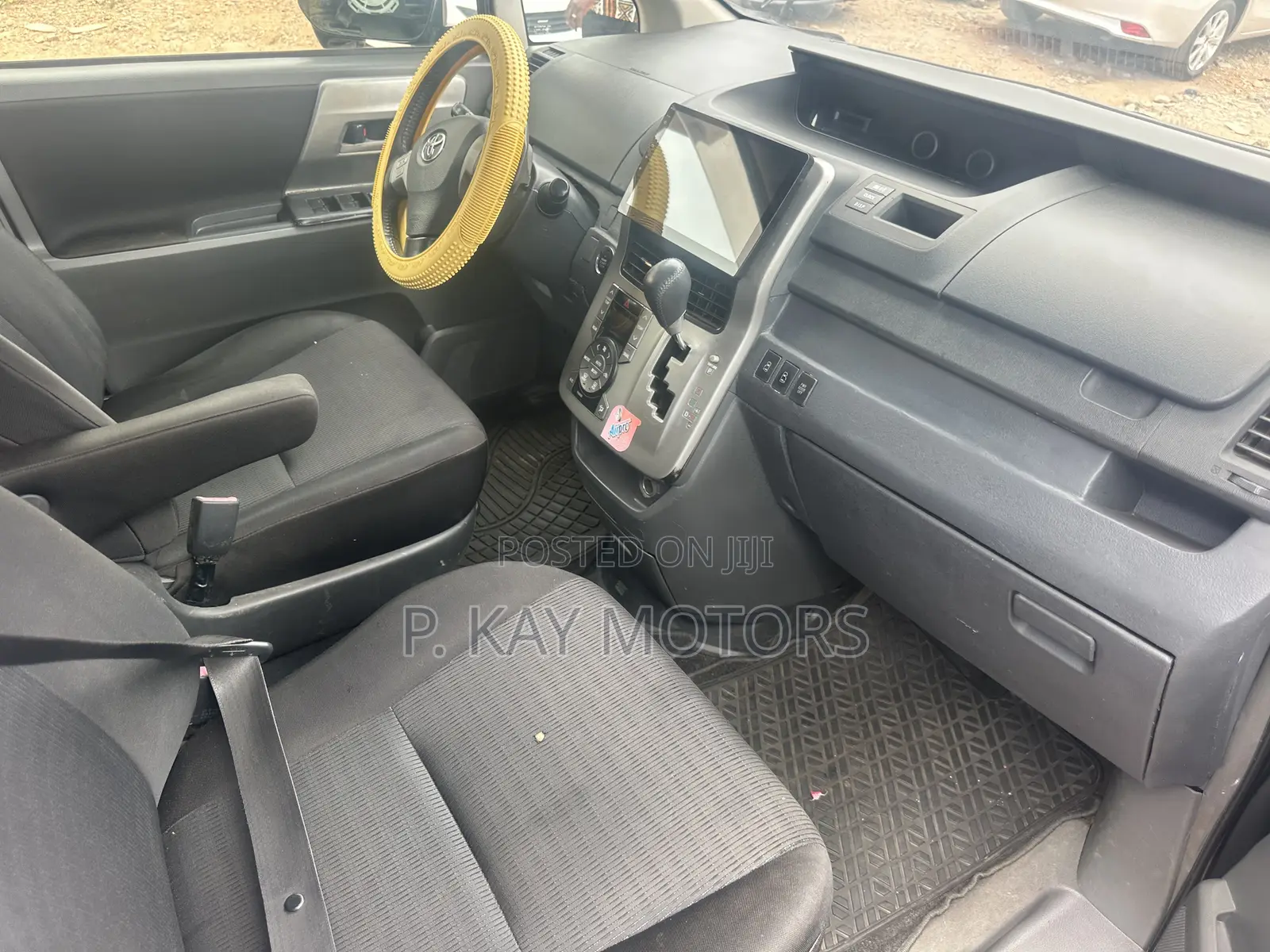 Toyota Voxy V 2WD 8-Seater 2010 Black