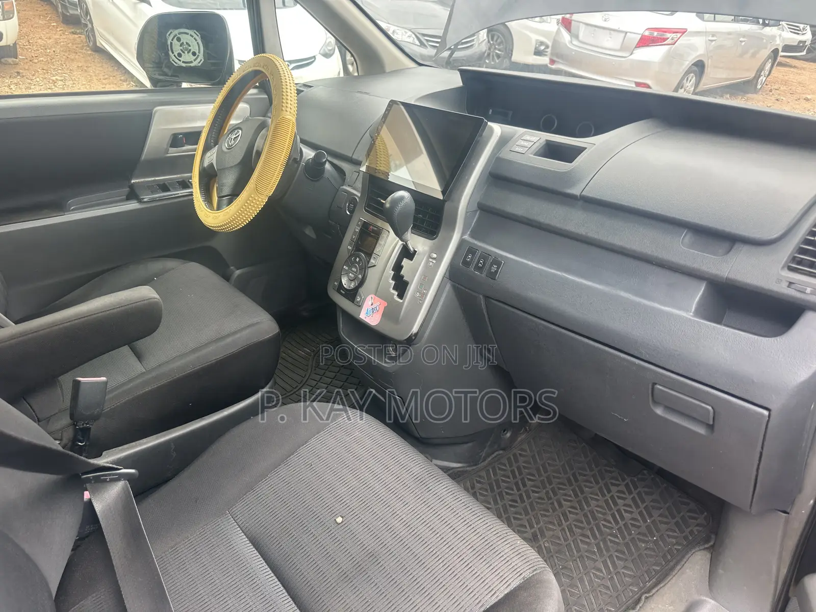Toyota Voxy V 2WD 8-Seater 2010 Black