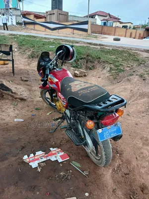 Bajaj Boxer 125 2025 Red