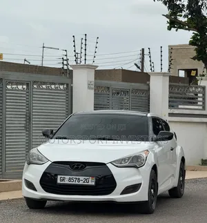 Hyundai Veloster 3dr Hatchback w/Black Interior (1.6L 4cyl 6AM) 2014 White