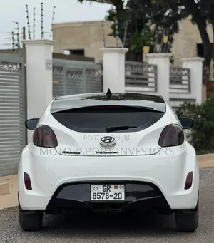 Hyundai Veloster 3dr Hatchback w/Black Interior (1.6L 4cyl 6AM) 2014 White