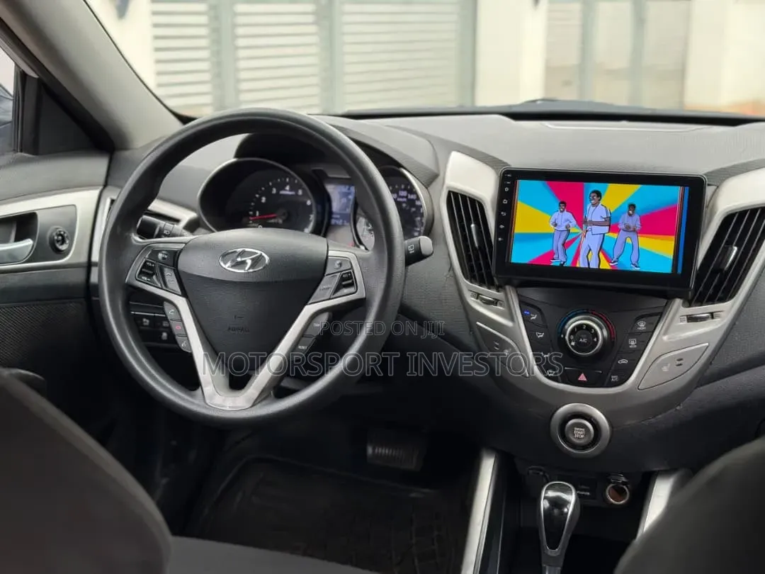 Hyundai Veloster 3dr Hatchback w/Black Interior (1.6L 4cyl 6AM) 2014 White