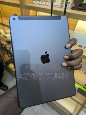 New Apple iPad 10.2 (2021) 128 GB Gray