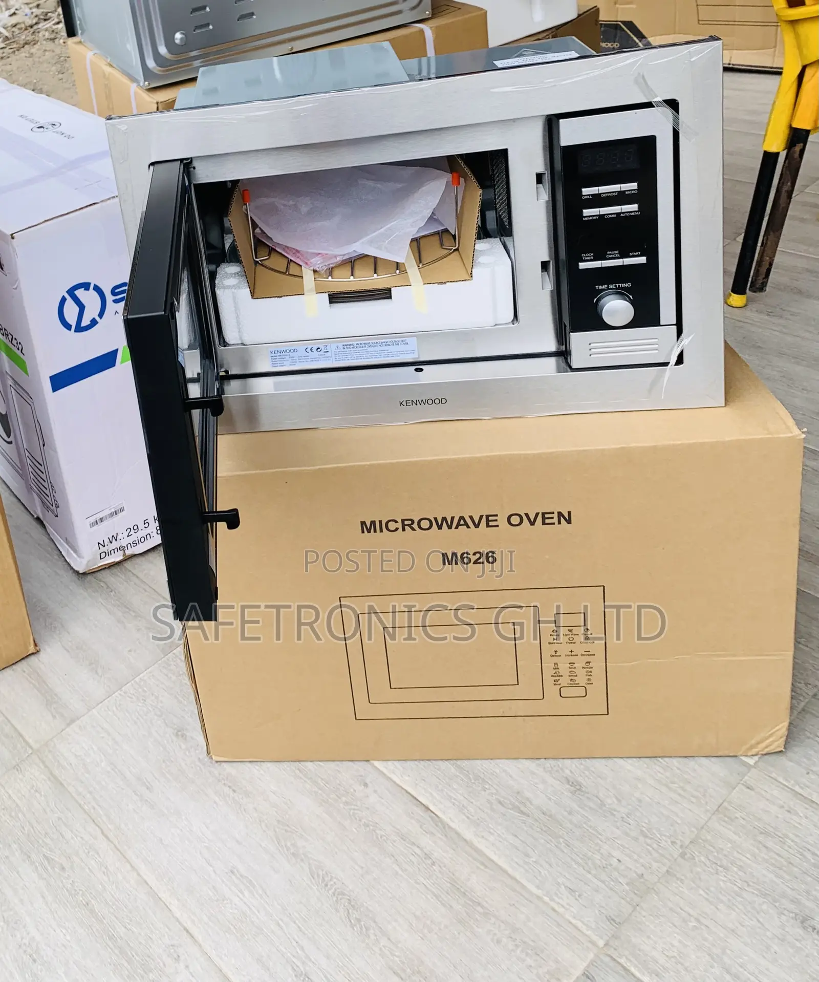 Original ~~ Inbuilt Kenwood Electric (Sliver) Microwave