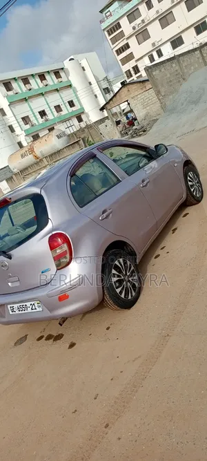Nissan March 1.2 FWD 2013 Pink