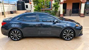 Toyota Corolla XSE 4dr Sedan (1.8L 4cyl CVT) 2017 Gray