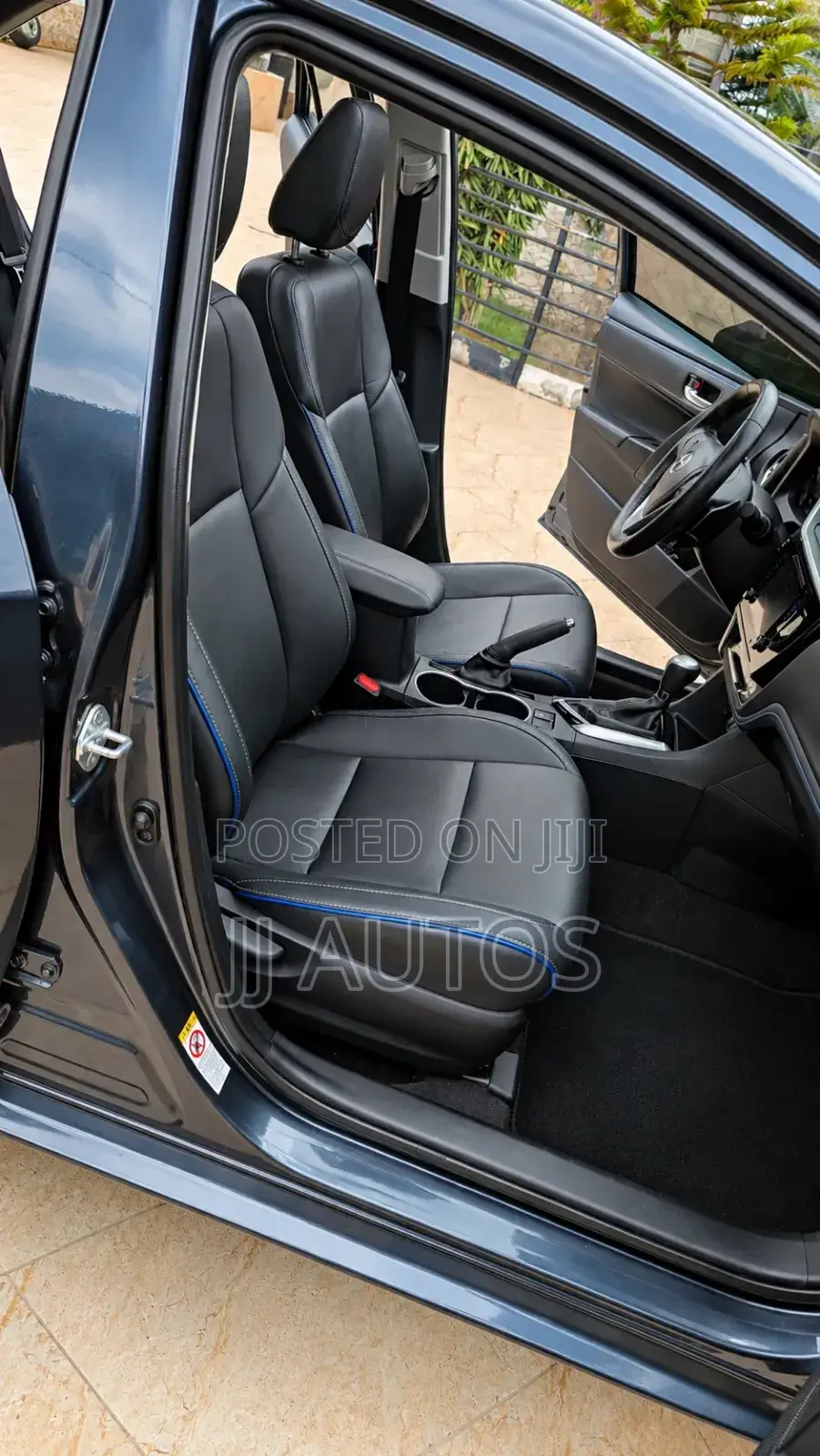 Toyota Corolla XSE 4dr Sedan (1.8L 4cyl CVT) 2017 Gray
