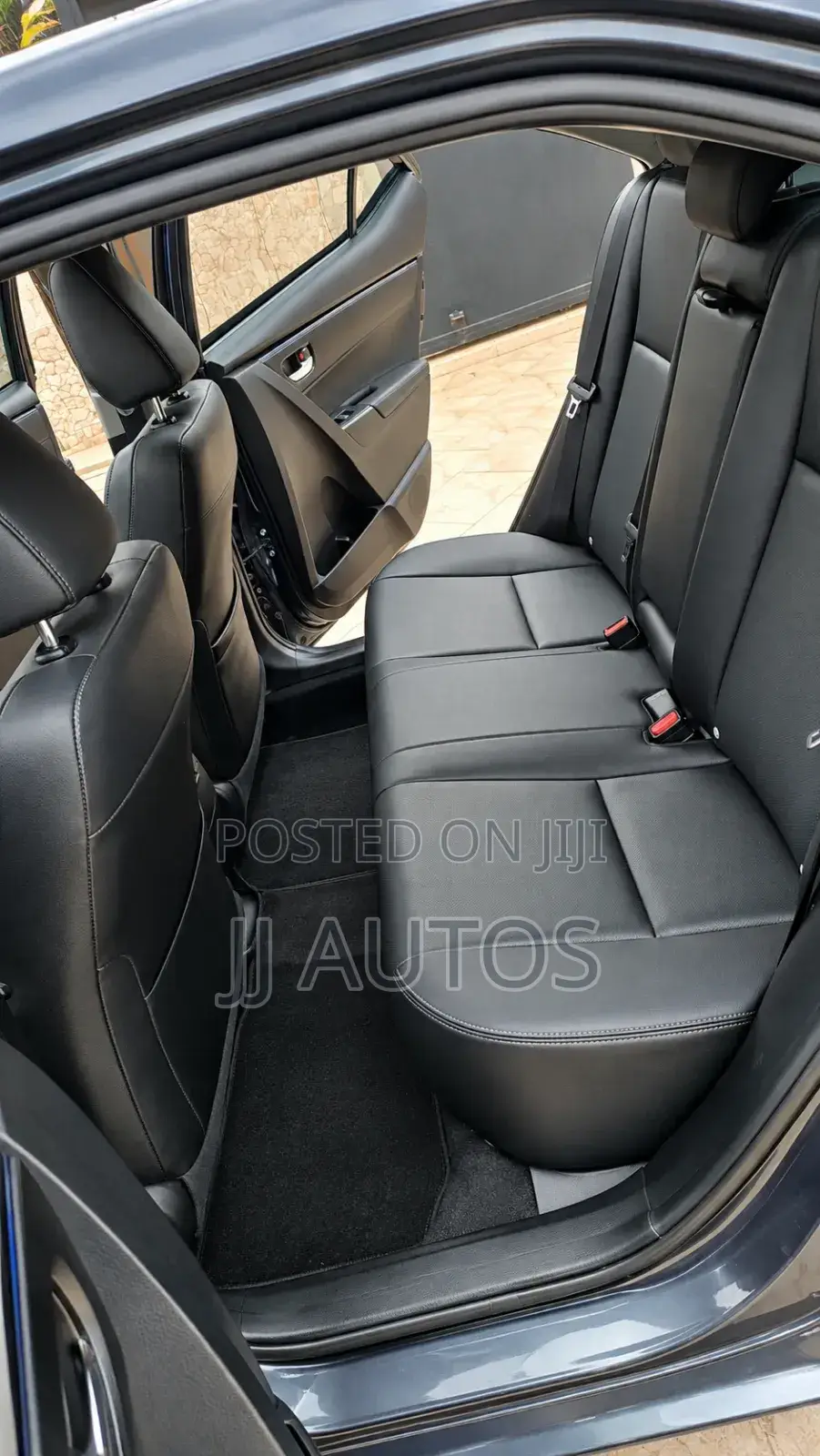Toyota Corolla XSE 4dr Sedan (1.8L 4cyl CVT) 2017 Gray