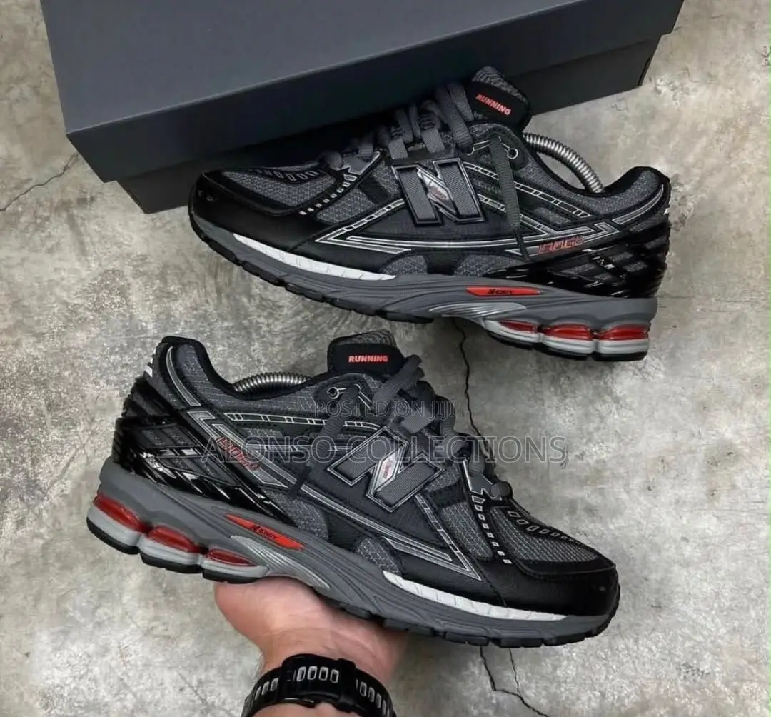 New Balance 1906U