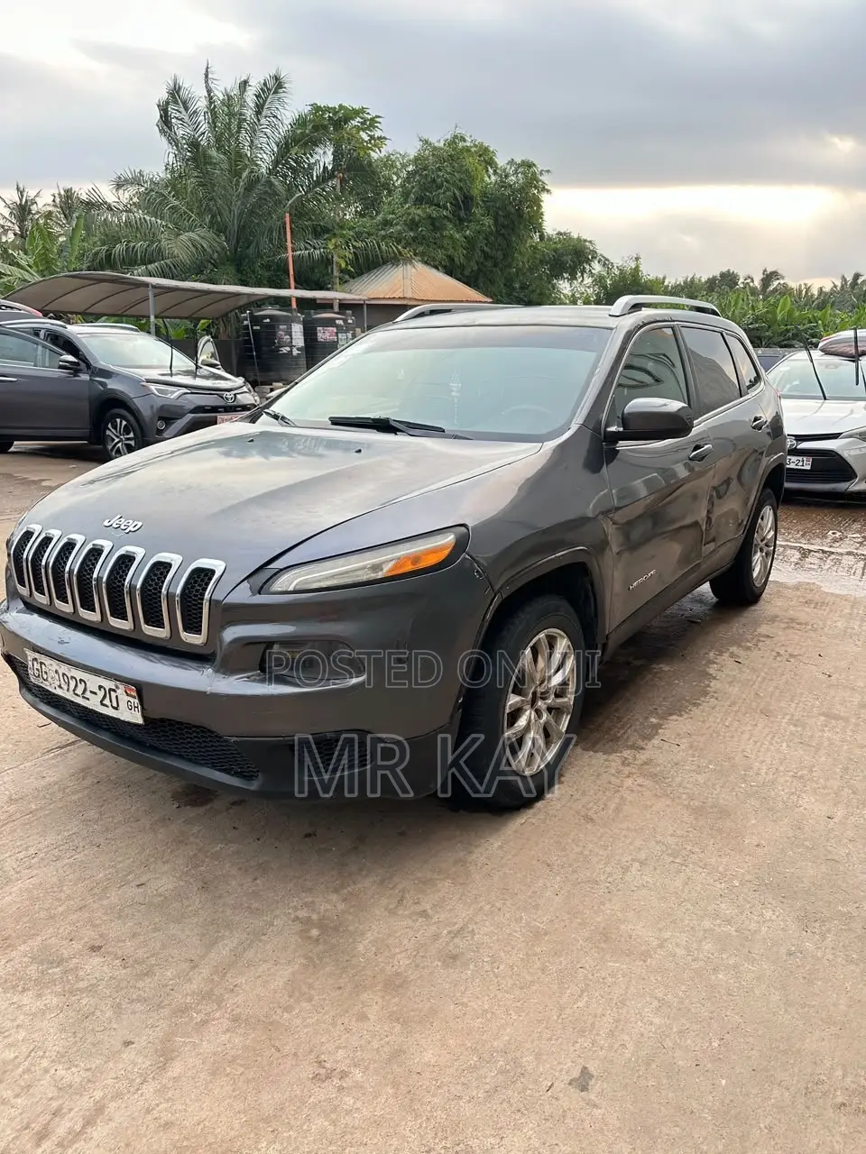 Jeep Cherokee Latitude 4dr SUV (2.4L 4cyl 9A) 2015 Gray
