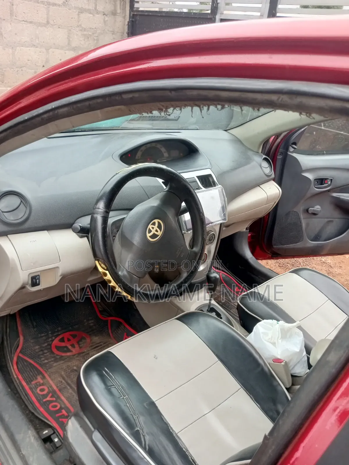 Toyota Yaris 2010 Red