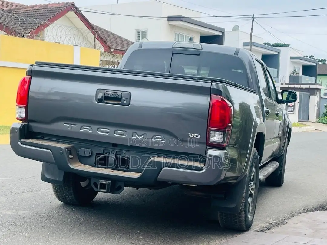 Toyota Tacoma TRD Sport 2019 Gray