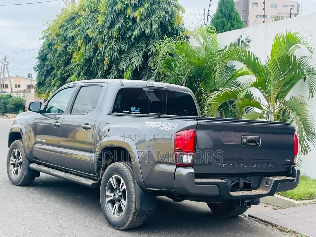 Toyota Tacoma TRD Sport 2019 Gray