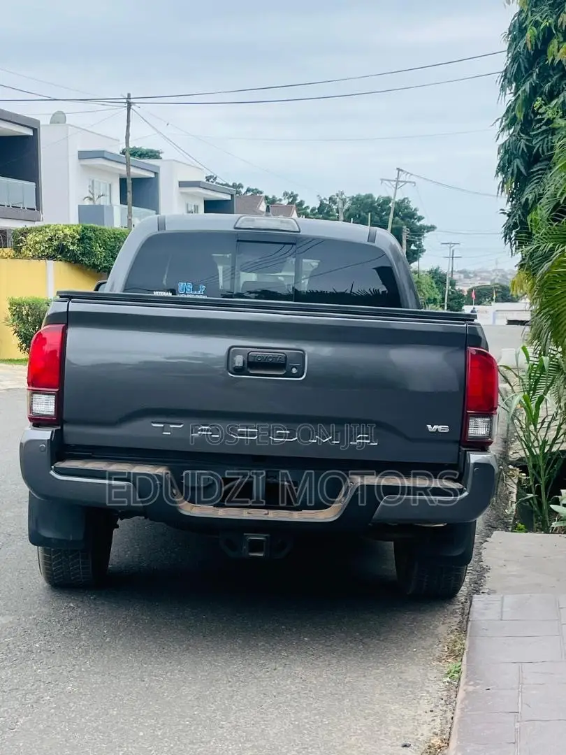 Toyota Tacoma TRD Sport 2019 Gray