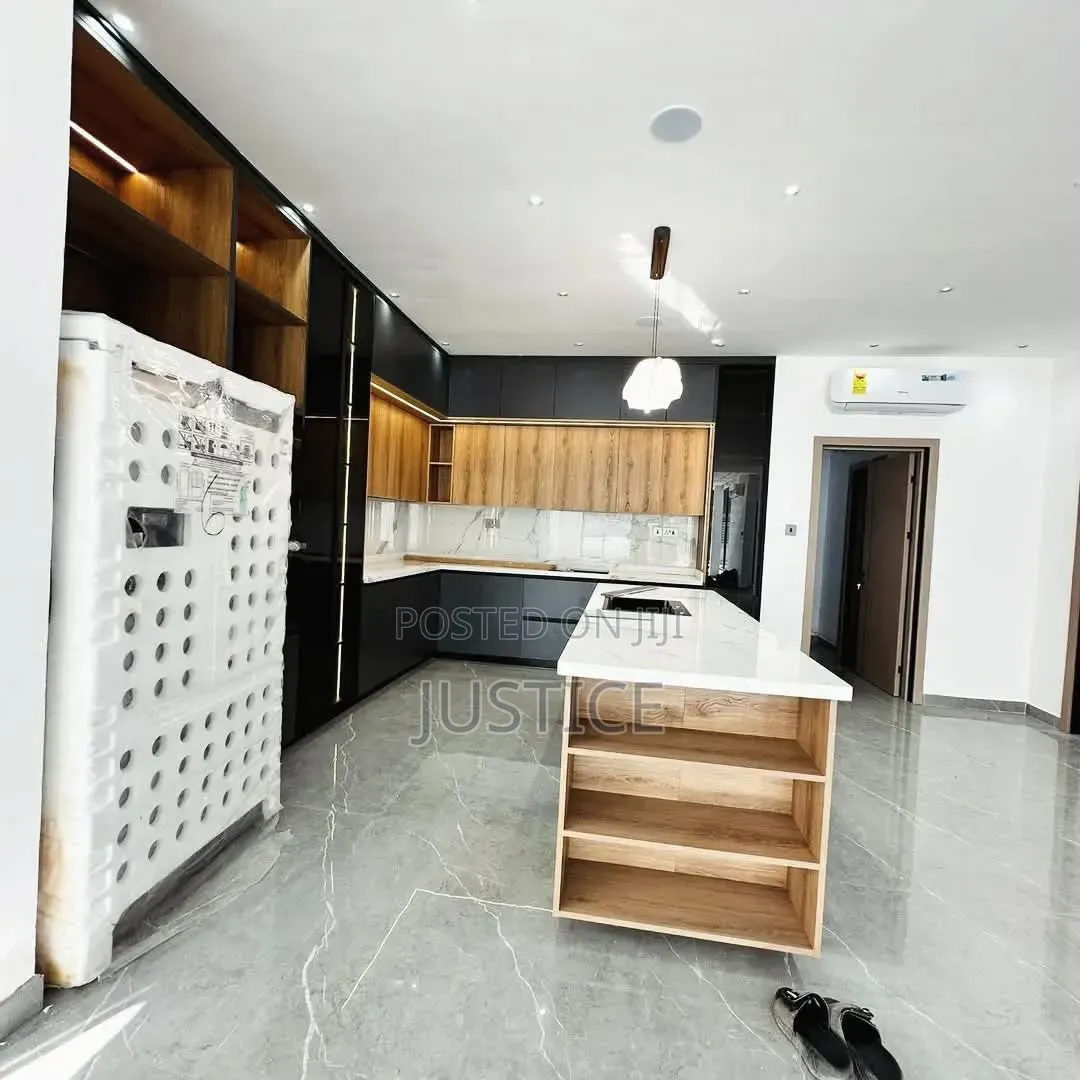 4bdrm House in Ashaley Botwe, School Junction for sale