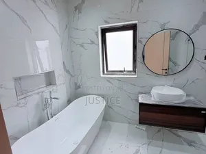 4bdrm House in Ashaley Botwe, School Junction for sale