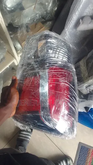 Toyota Tacoma 2015,16,17 Tail Light Pair.