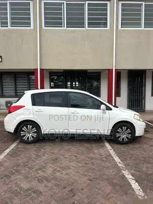 Nissan Versa 2011 White