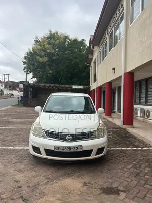 Nissan Versa 2011 White