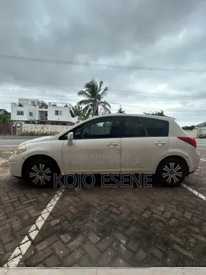 Nissan Versa 2011 White