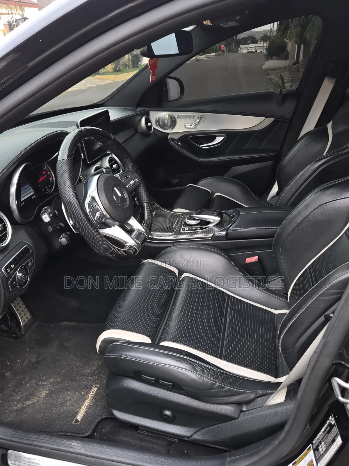 Mercedes-Benz C63 Base RWD Sedan (4.0L V8 7A) 2017 Black