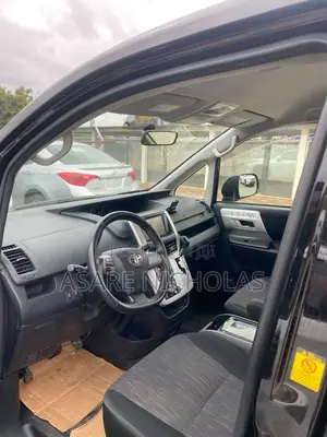 Toyota Voxy 2014 Black