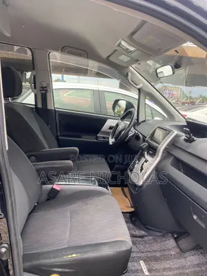 Toyota Voxy 2014 Black