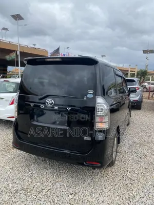 Toyota Voxy 2014 Black