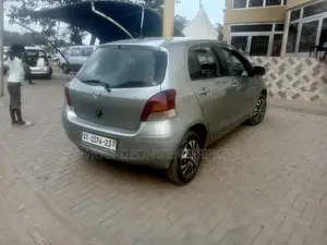 Toyota Vitz 1.3 FWD 5dr 2010 Silver