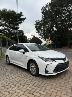 Toyota Corolla Hybrid LE AWD 2024 White