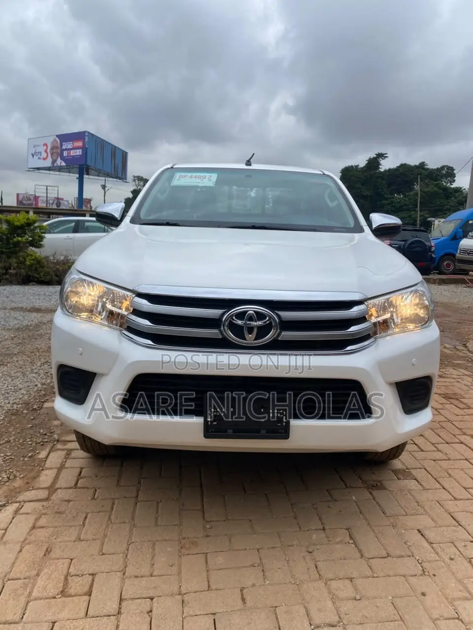 Toyota Hilux 2021 White