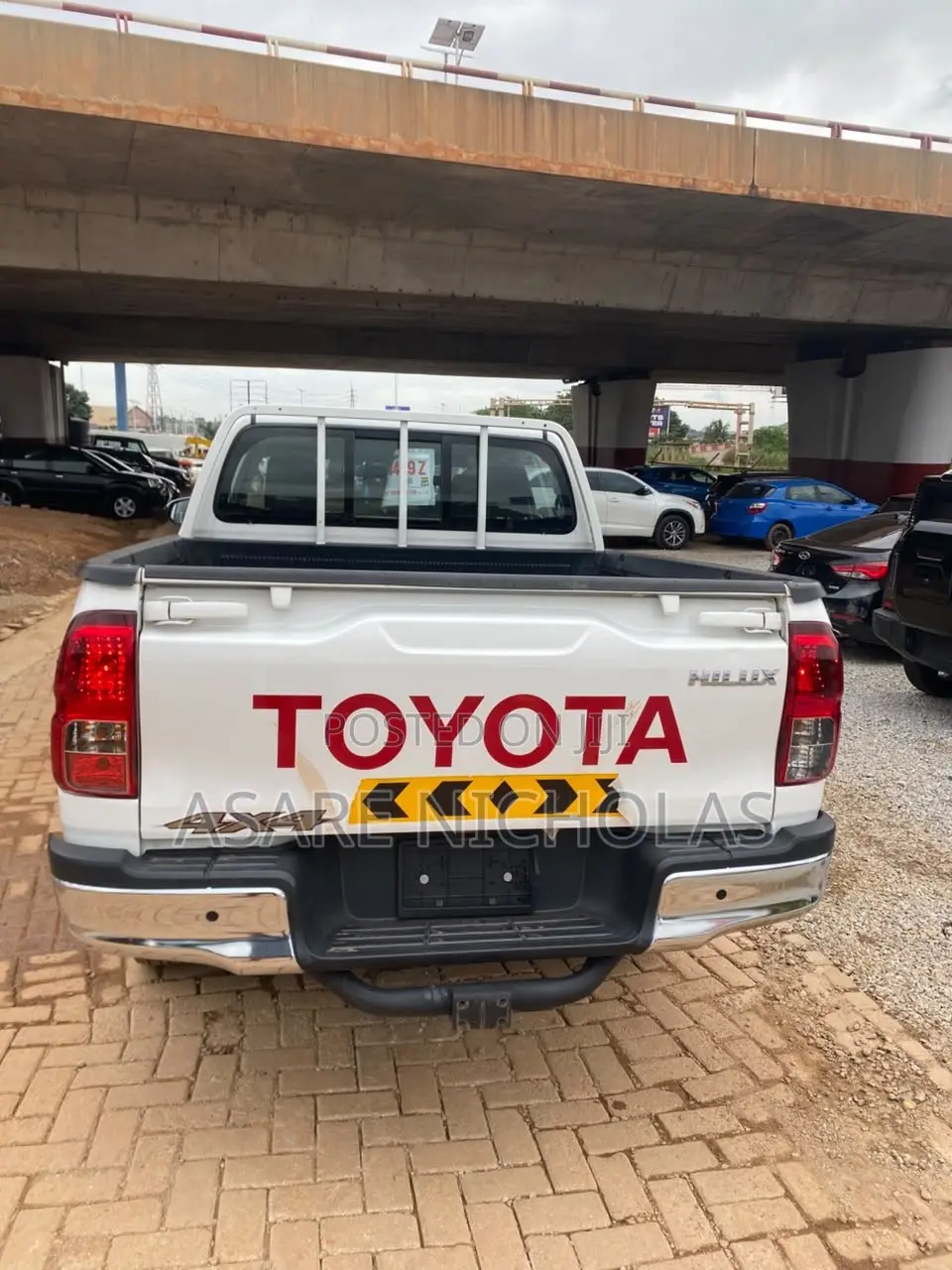 Toyota Hilux 2021 White