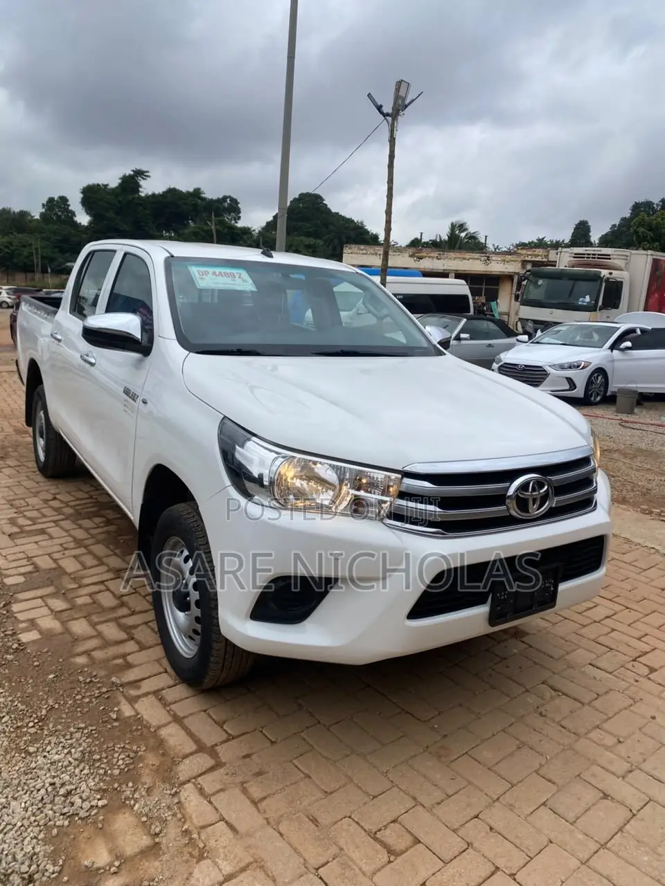 Toyota Hilux 2021 White