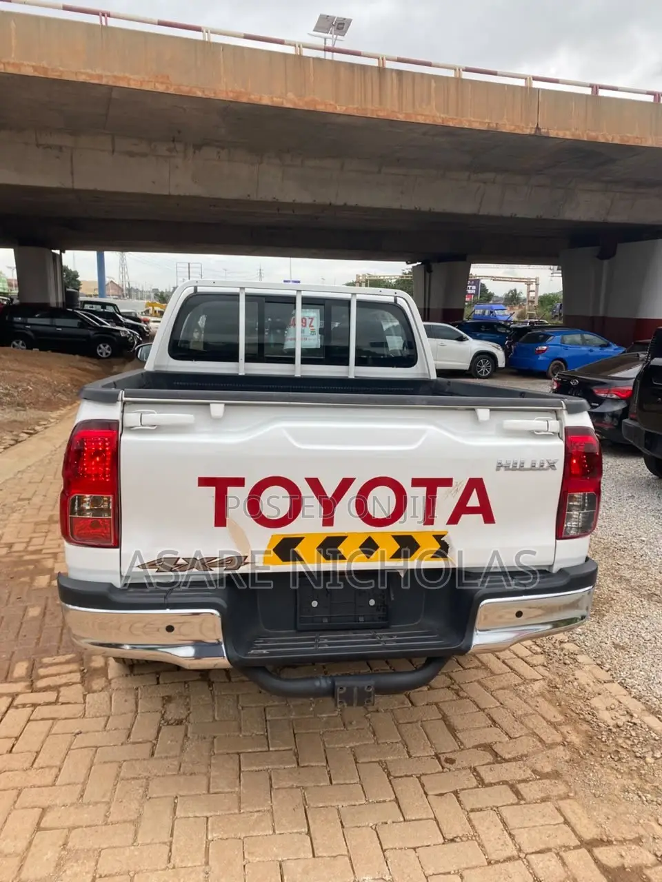Toyota Hilux 2021 White