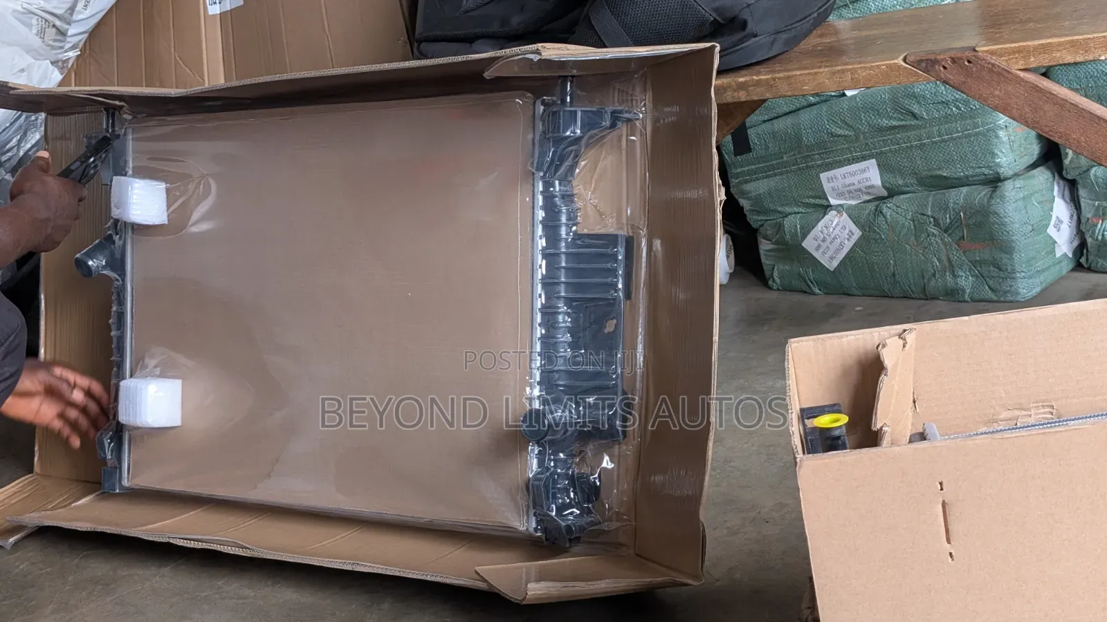 Ford Escape 2018,2019,2020,2021,2022,2023 Radiator Tank