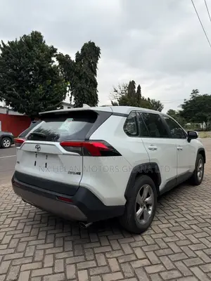 Toyota RAV4 Limited FWD 2023 White