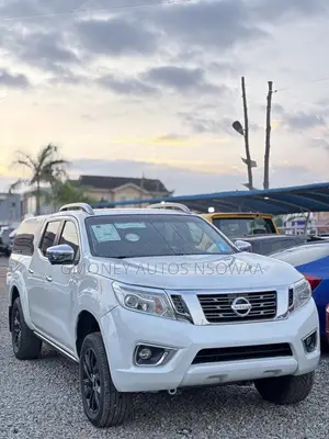 Nissan Navara 2018 White