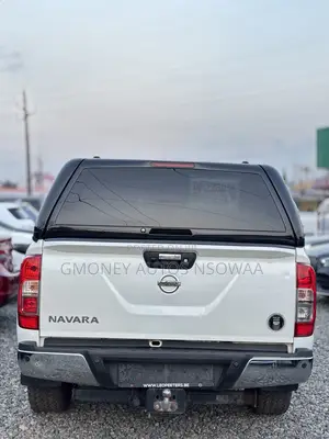Nissan Navara 2018 White