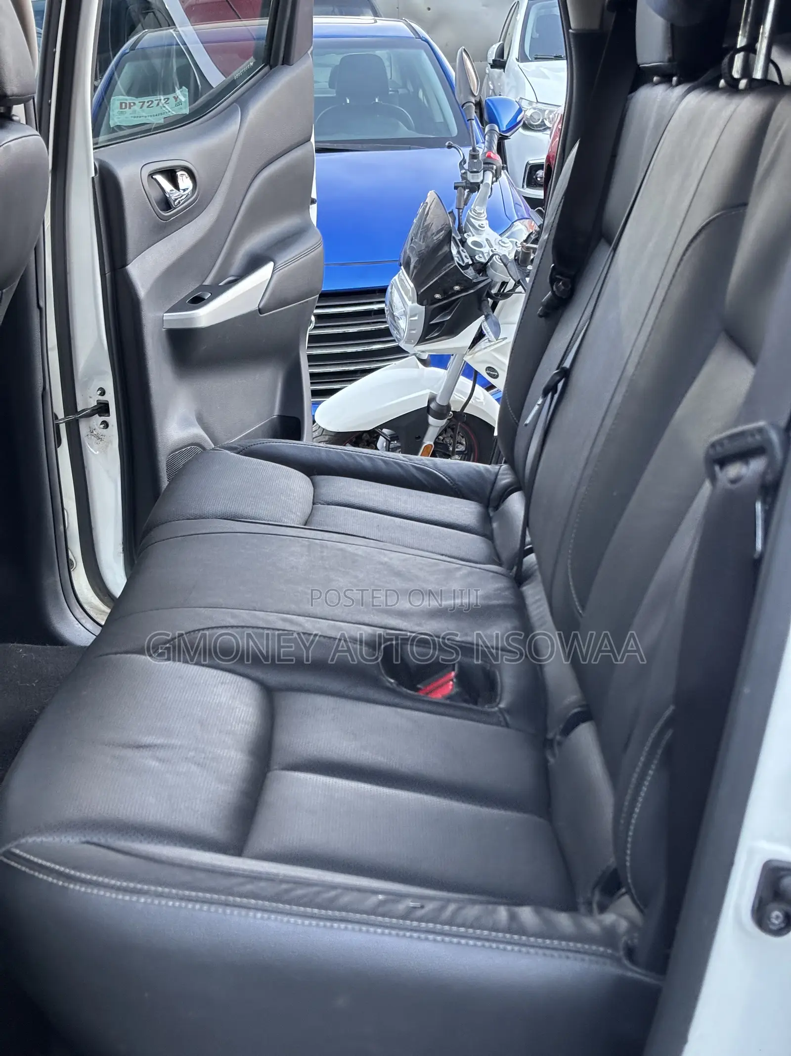 Nissan Navara 2018 White