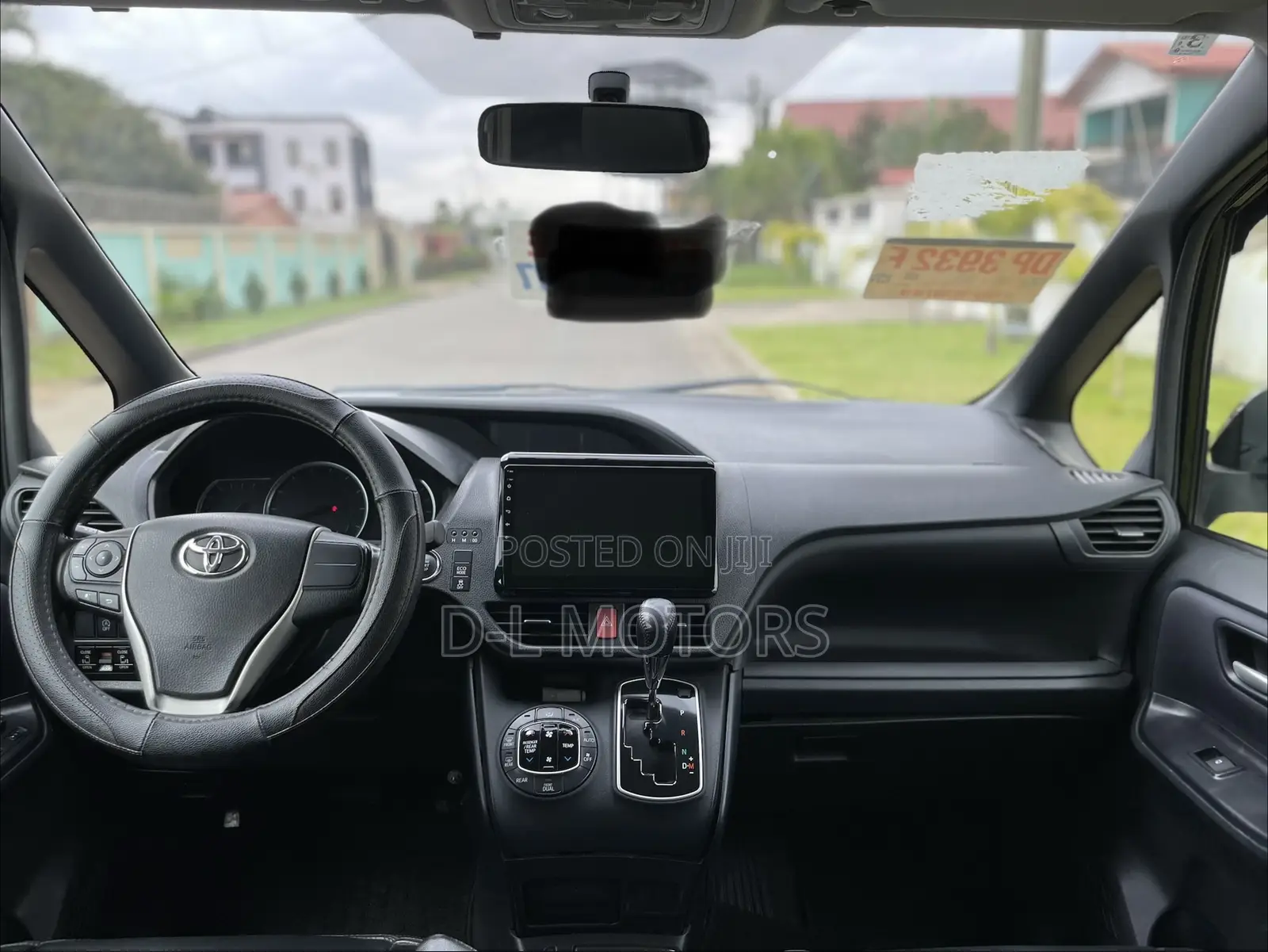 Toyota Voxy X 4WD 7-Seater 2014 Black