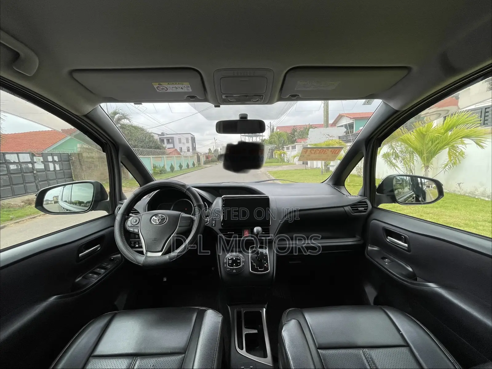 Toyota Voxy X 4WD 7-Seater 2014 Black