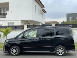 Toyota Voxy X 4WD 7-Seater 2014 Black